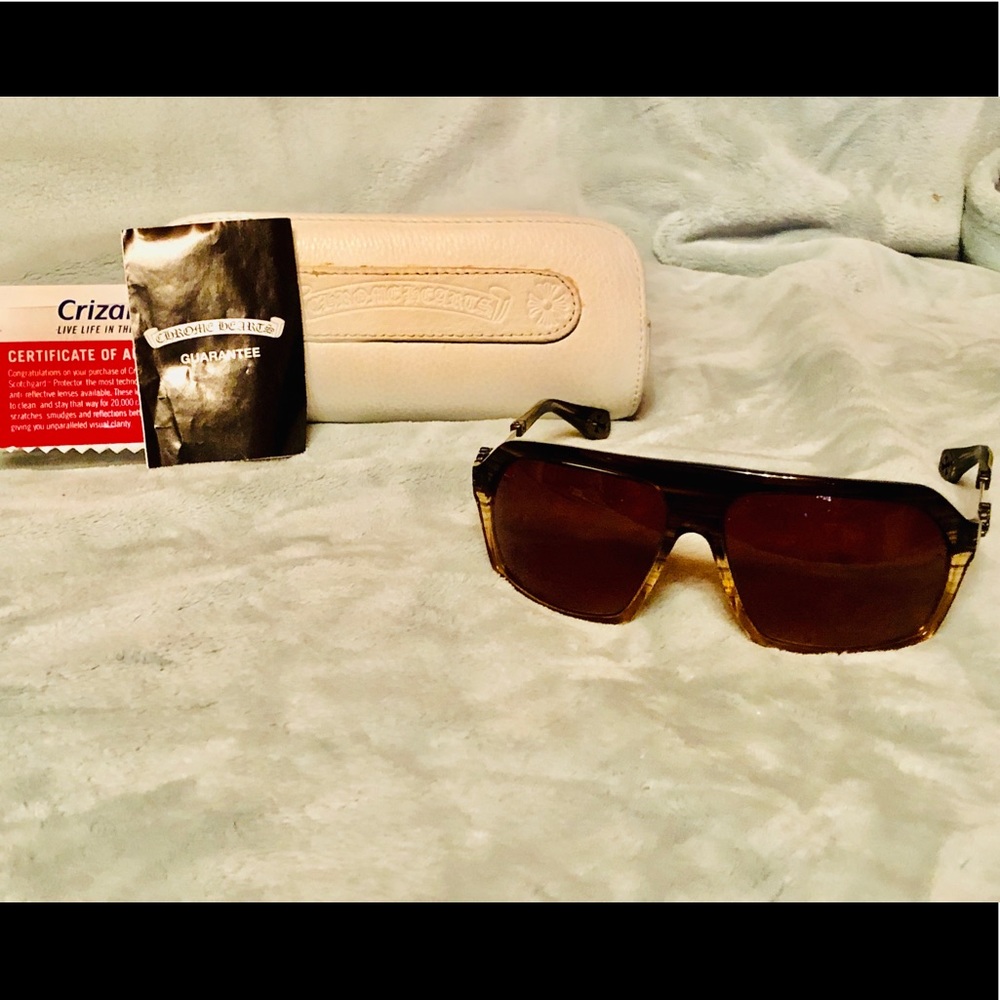 GENUINE DIAMOND accent CHROMED HEART Sunglasses With original case and wipe.